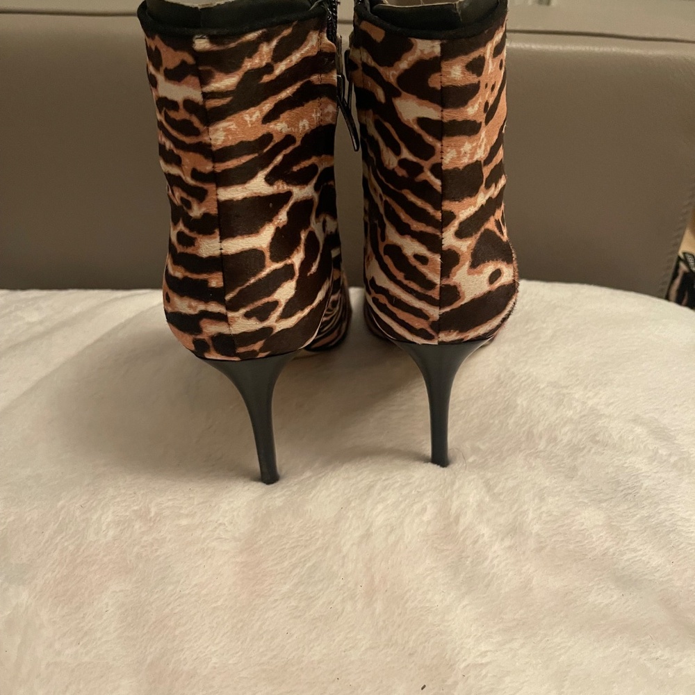Boots - Picture 4 of 4